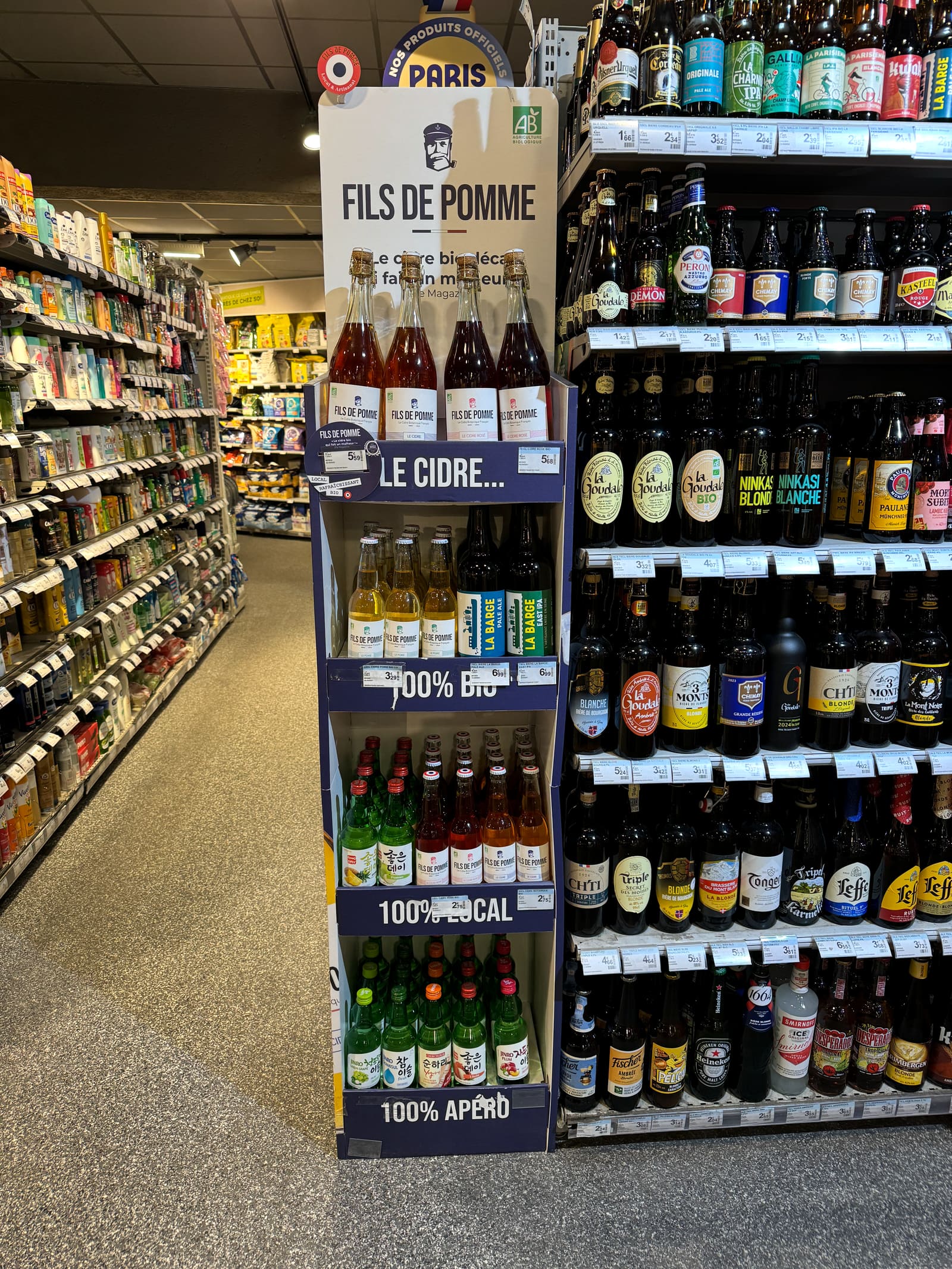 Boissons coréennes dans l’espace boissons du magasin.